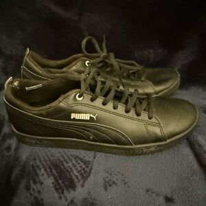 Black puma sneakers size 8 1/2 woman